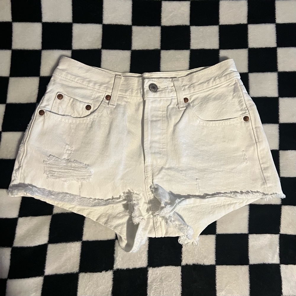 White Levi’s 501 Shorts